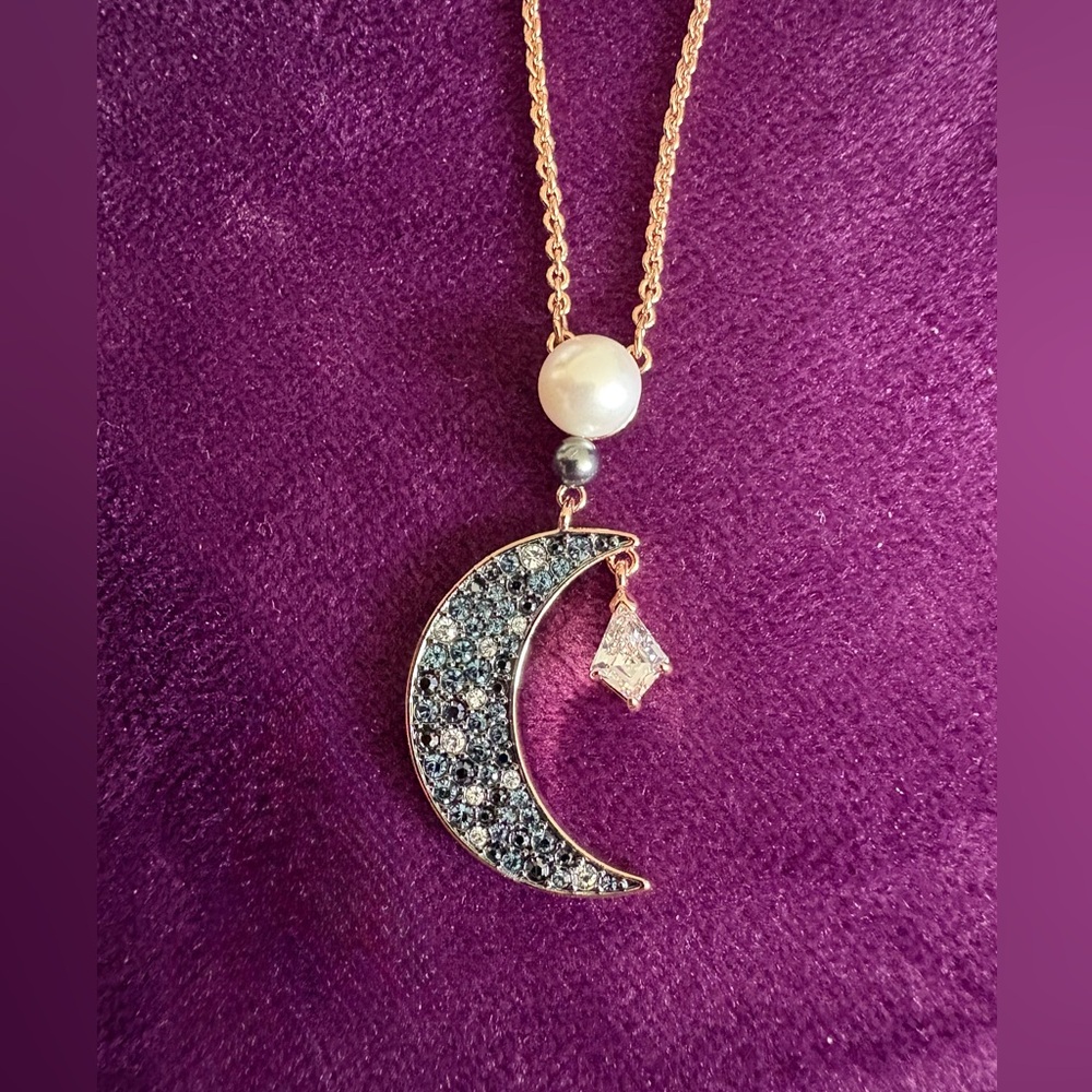 Swarovski Symbolica Pendant - BRAND NEW - NEVER WORN!